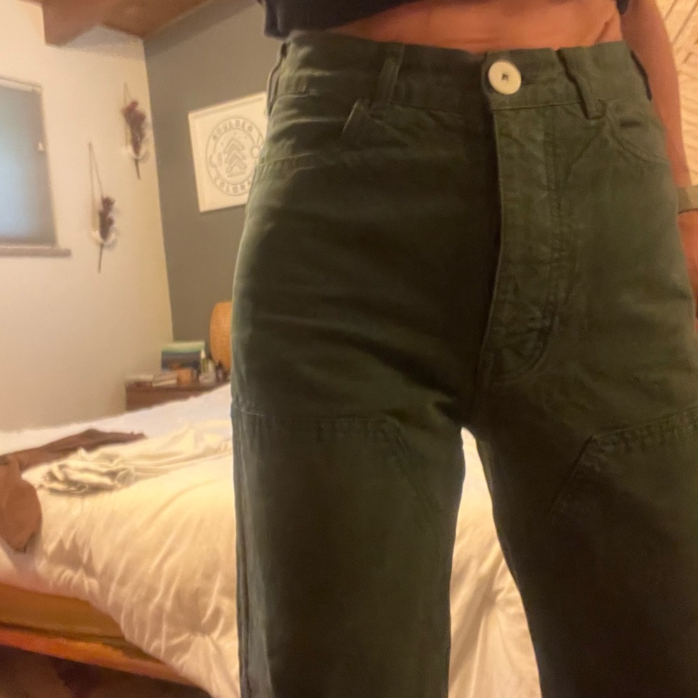 Jesse Kamm patch front handy pant dark green - size 4